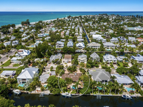 Waterside Vacation Home One Block to The Beach